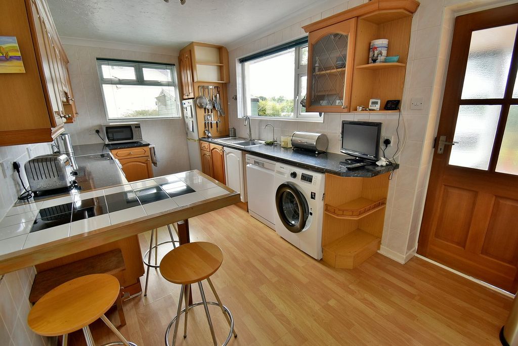 Property photo 2 of 16