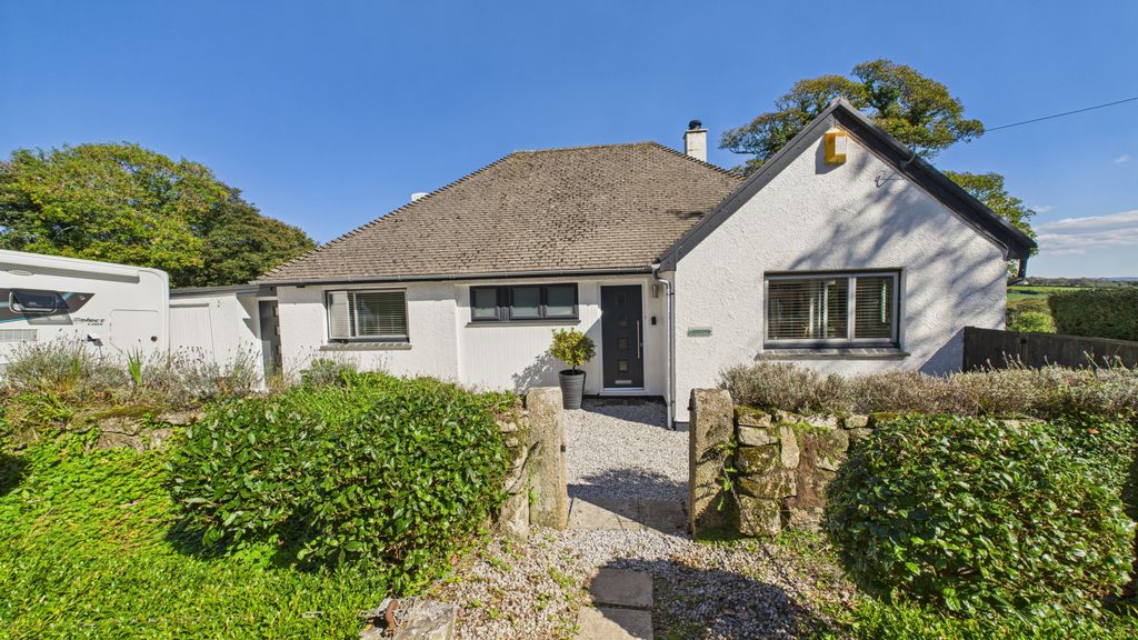 Property photo 1 of 17 3Â Bedroom Bungalow For Sale