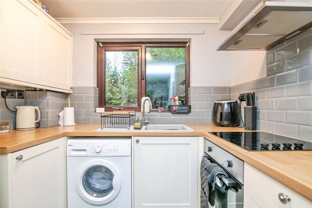 Property photo 3 of 15 Picture No. 17