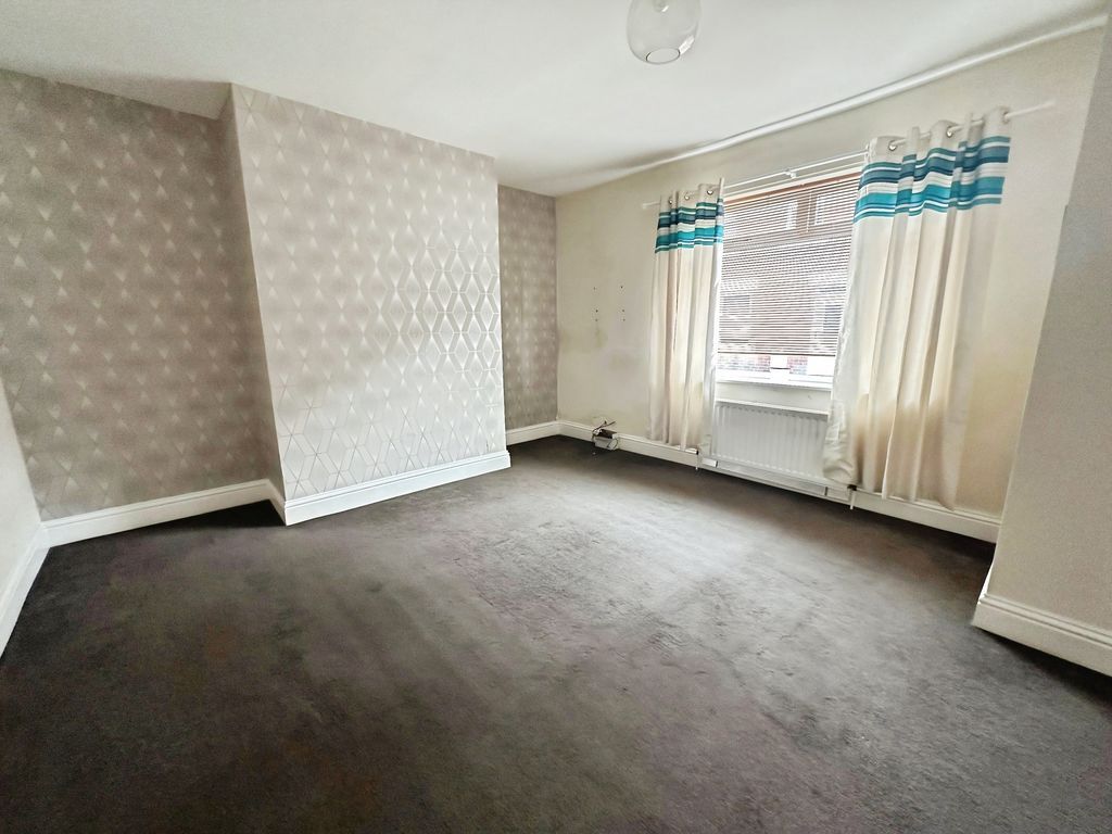 Property photo 2 of 10 Photo 8