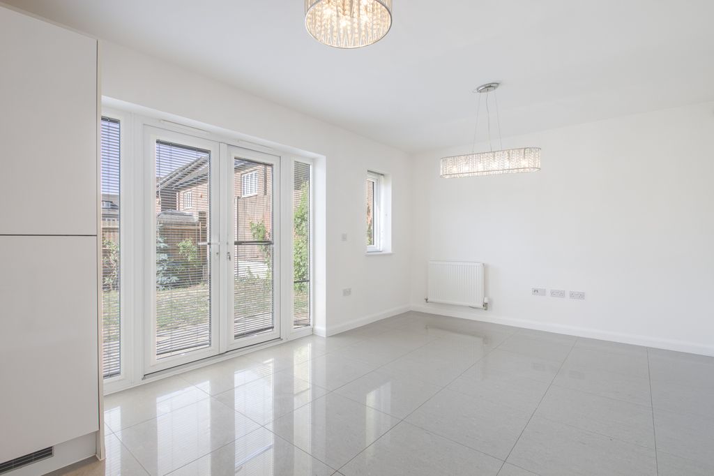 Property photo 3 of 14 Gallery