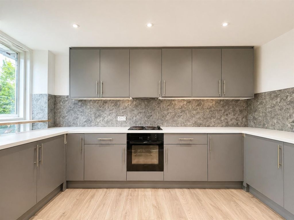 Property photo 3 of 9 Kitchen.Png