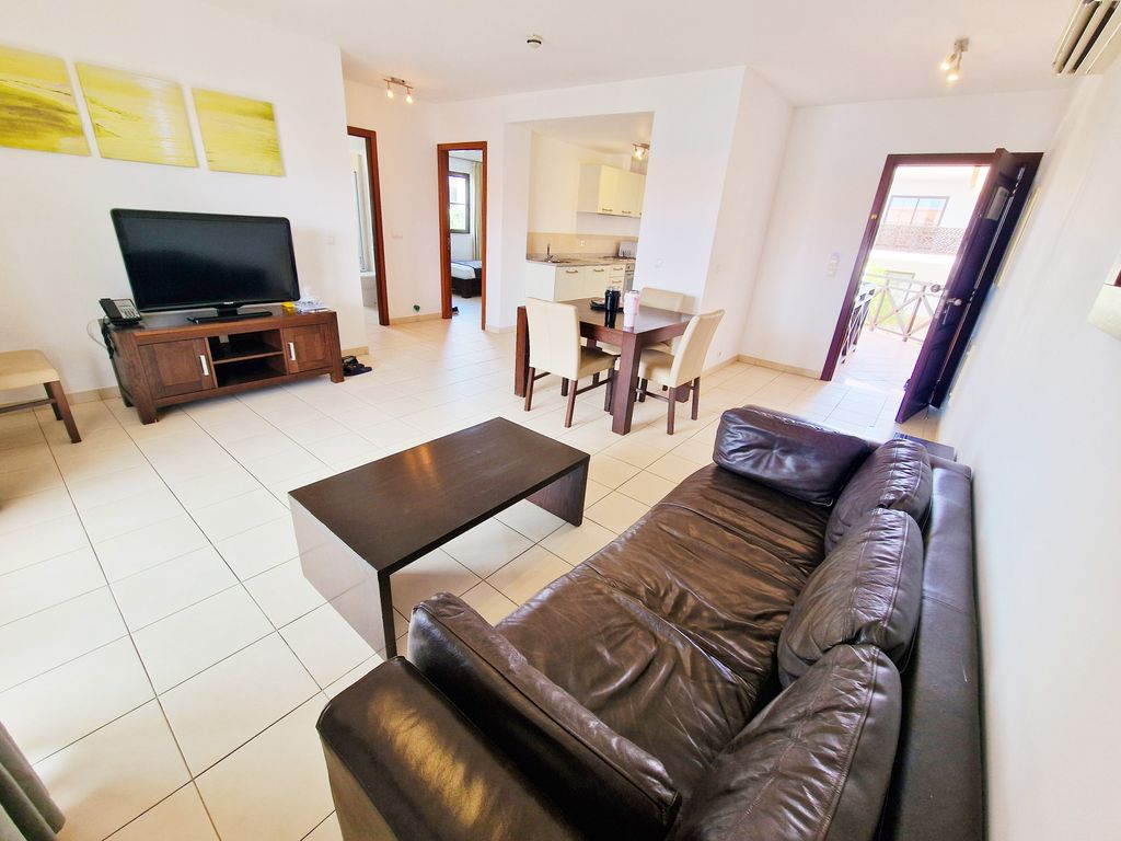 Property photo 3 of 9 Livingroom: Penthouse With Pool Views: Melia Tortuga