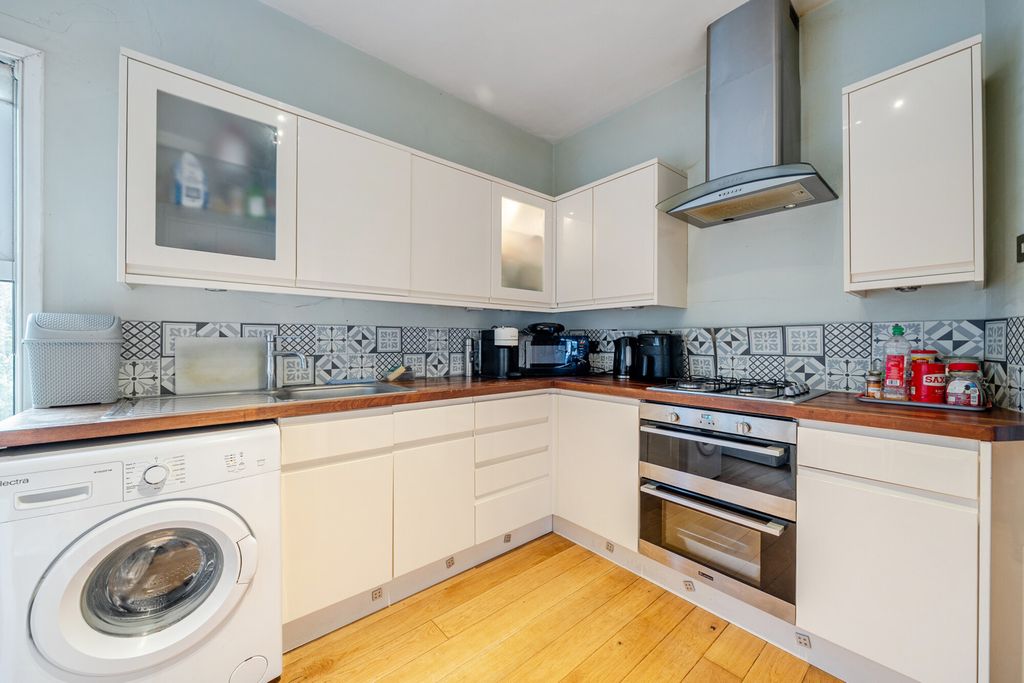 Property photo 3 of 13 1454237-9-69Fb6A3...