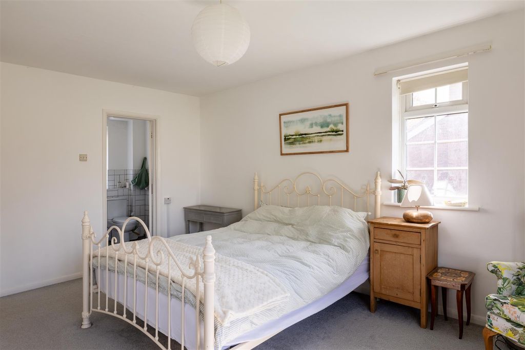 Additional image 14 of 4 bed detached house for saleYardley Close, Reigate RH2