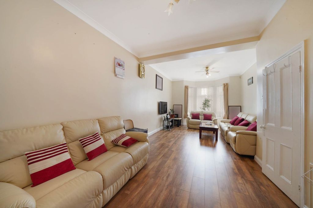 Property photo 2 of 12