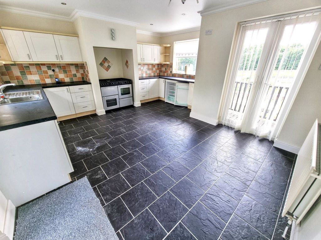Property photo 2 of 11 Photo 8