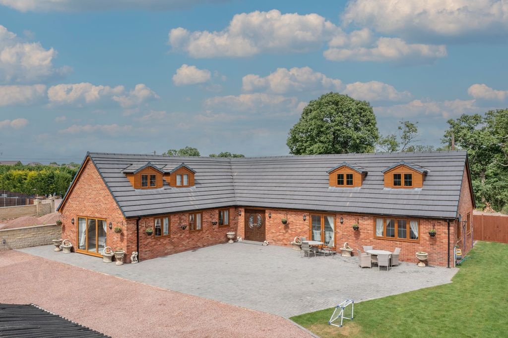 Property photo 1 of 26 P043632_25.Jpg