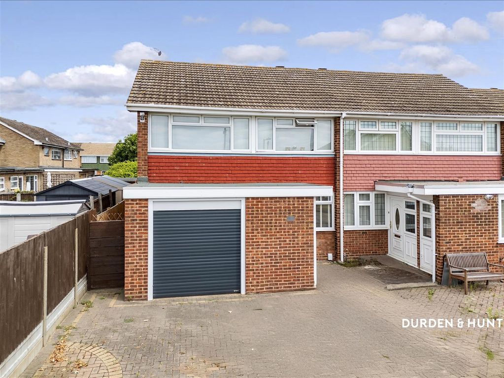 Property photo 1 of 20 Duxford Close