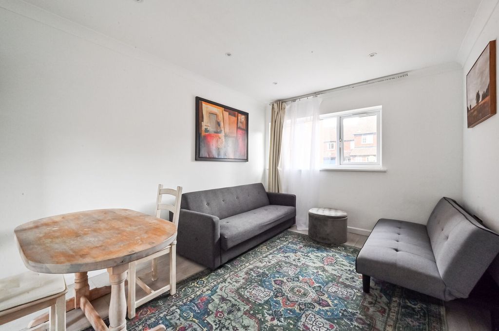 Property photo 1 of 34