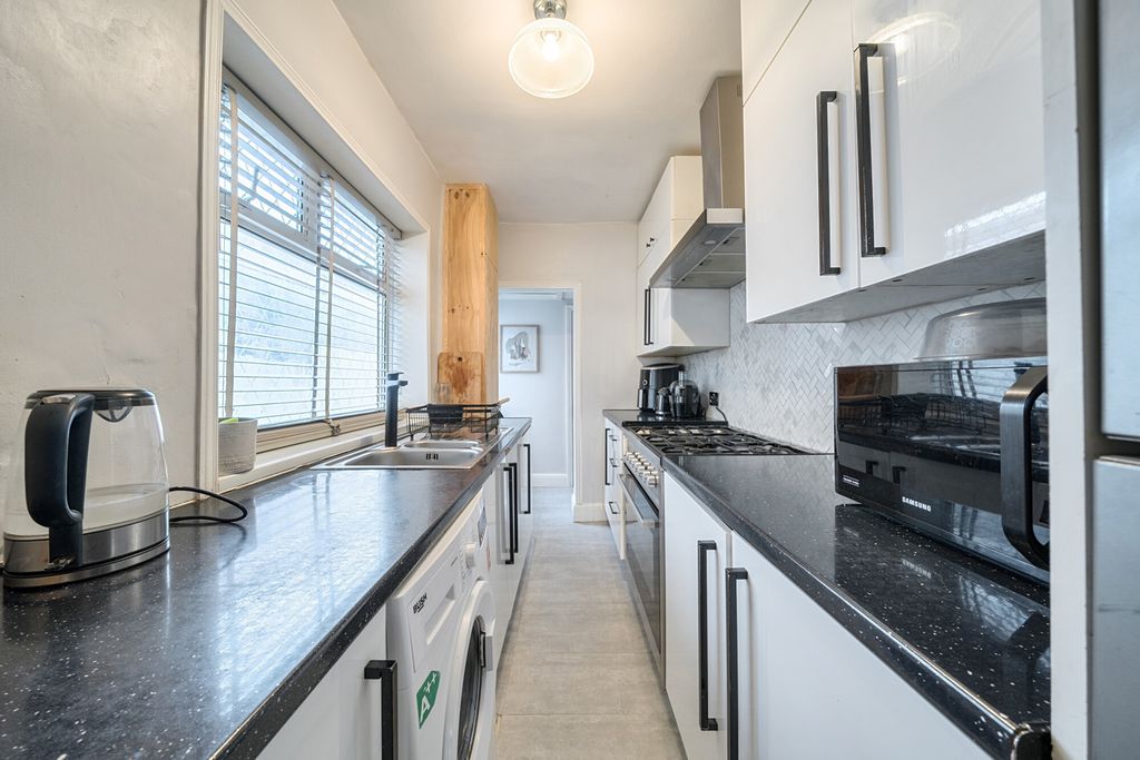 Property photo 2 of 23 1415959-13-699F1F...