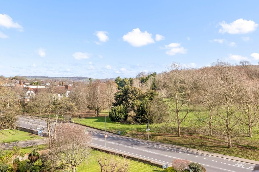 Property photo 2 of 19