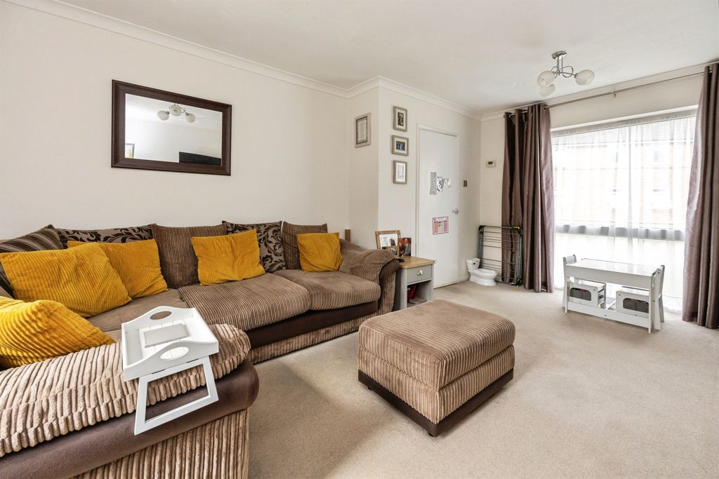 Property photo 3 of 17