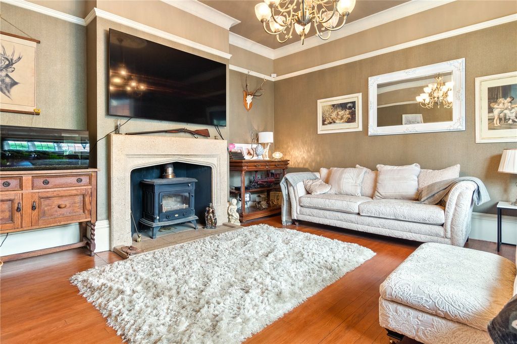 Property photo 3 of 60 Lounge