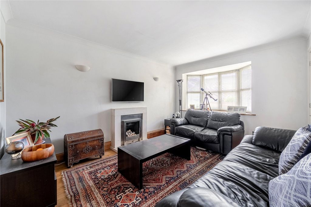 Property photo 2 of 15 Sitting Room