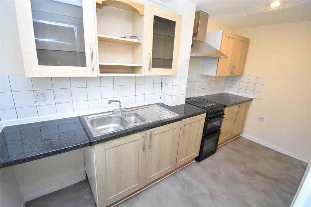 Property photo 3 of 8 Picture No. 06