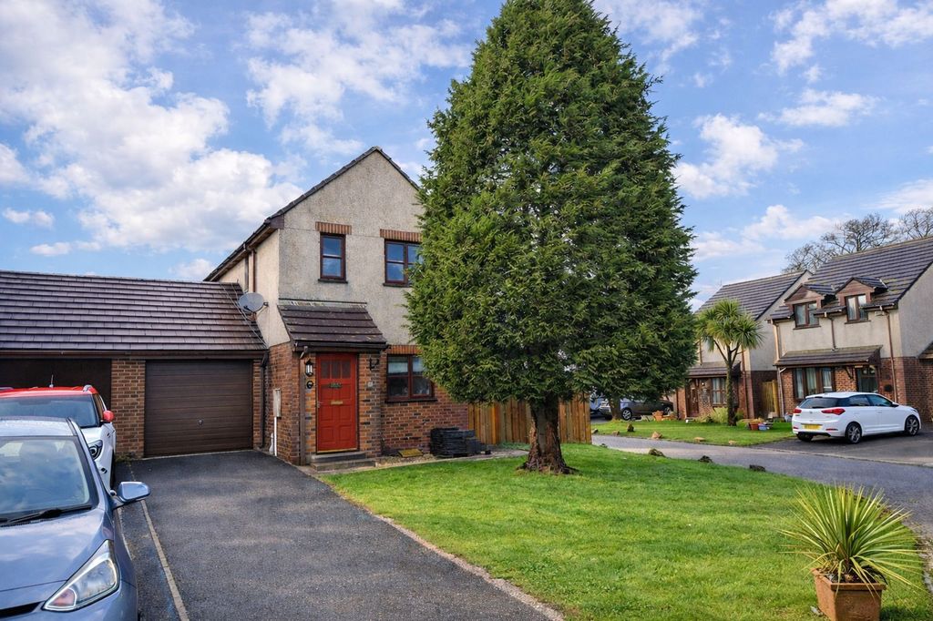 Property photo 1 of 12 External