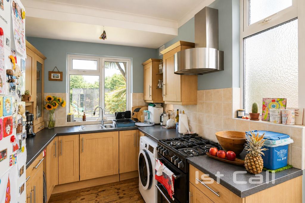 Property photo 3 of 22 Kitchen