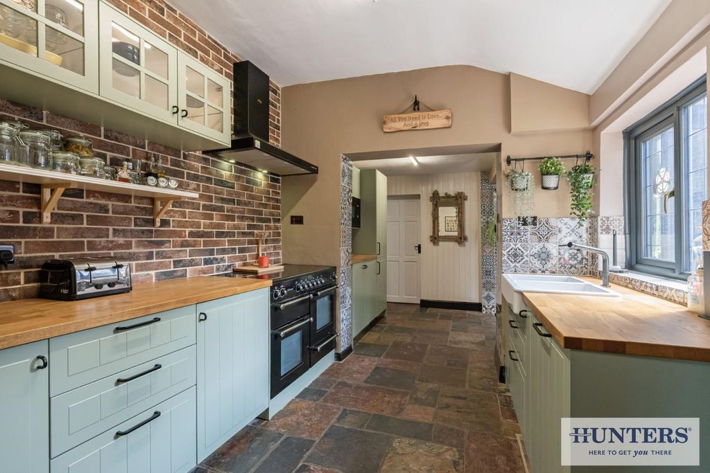 Property photo 2 of 25 111636_2 Station Cottages Temple Hirst-15 - Copy_l