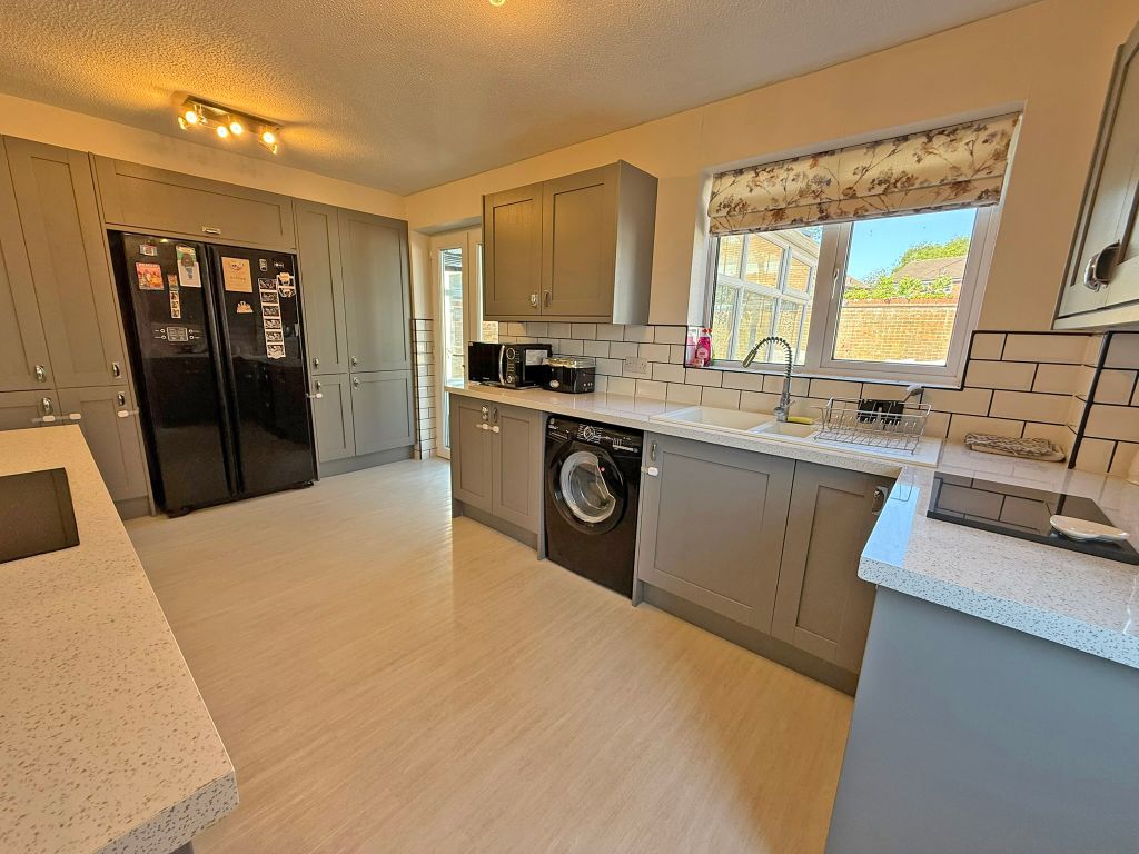 Property photo 3 of 13 Img_3416