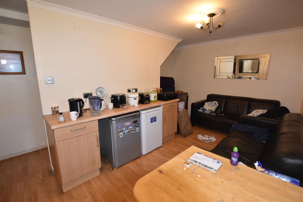 Property photo 1 of 7 Recept.Jpg