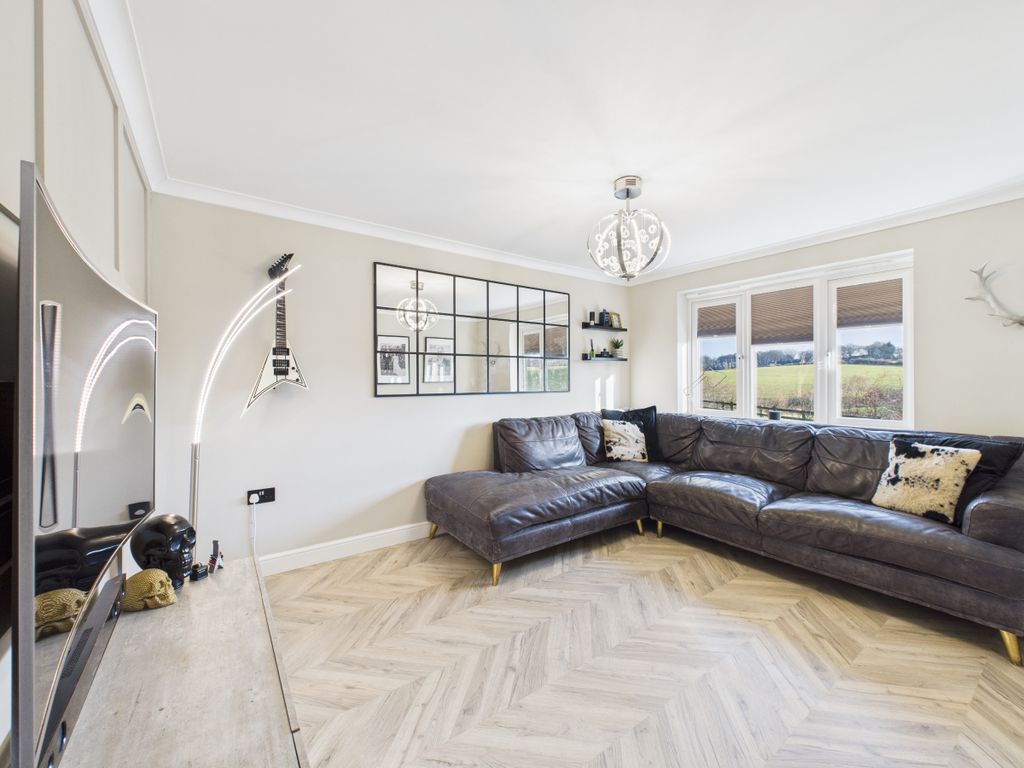 Property photo 3 of 27