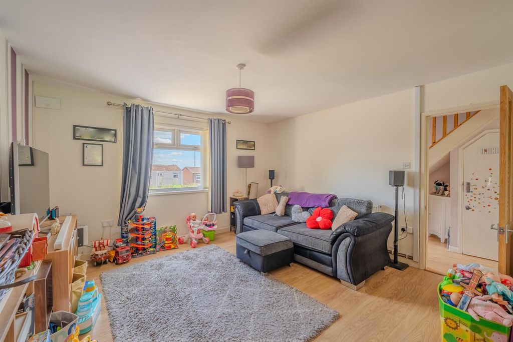 Property photo 3 of 24 80 Wye Court-11.Jpg