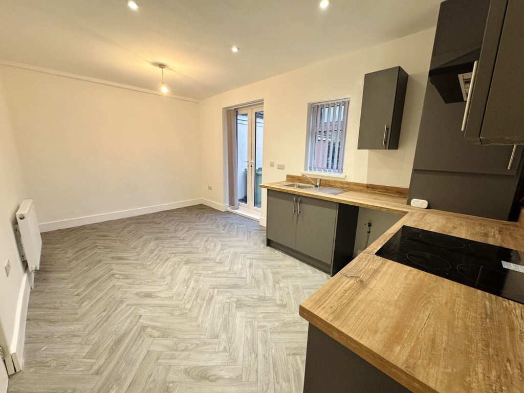 Property photo 3 of 9 Img_8883