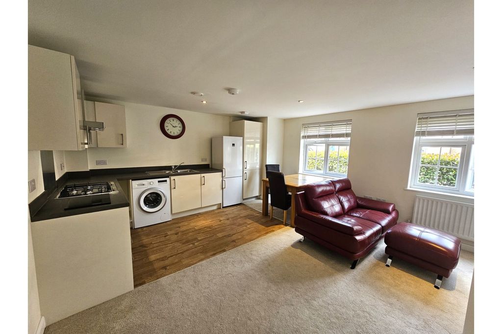 Property photo 3 of 12