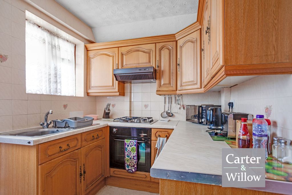 Property photo 3 of 13 Kitchen