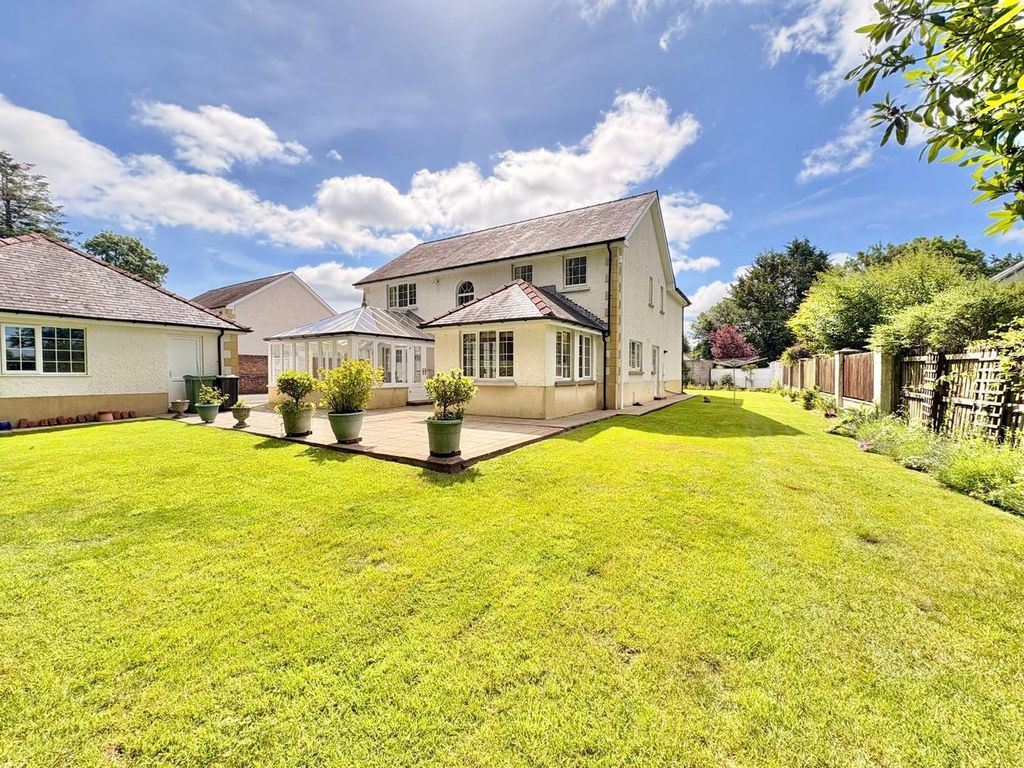 Property photo 2 of 46
