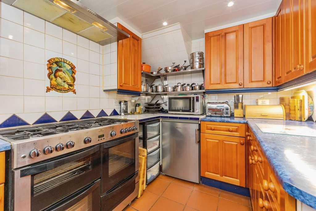 Property photo 3 of 18 Pbox-Img.Jpg