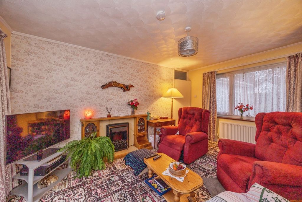 Property photo 3 of 17 Pbox-Img.Jpg