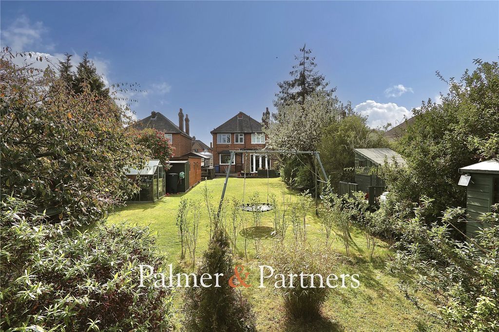 Property photo 2 of 29 Picture No. 18
