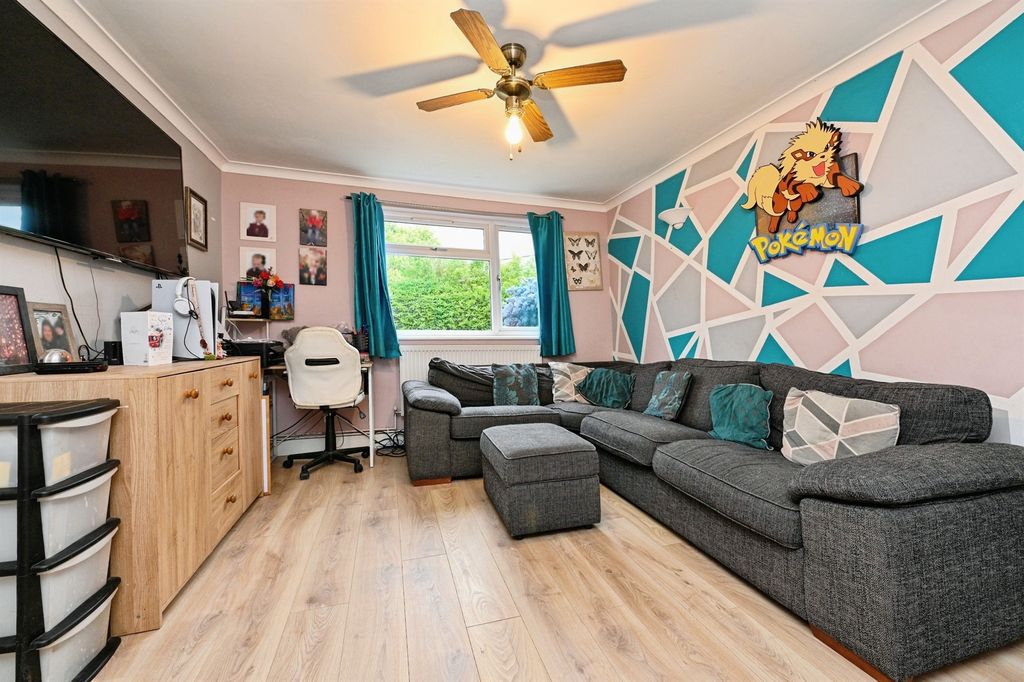 Property photo 3 of 18