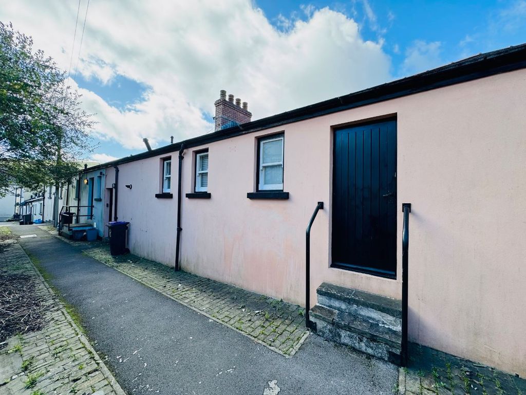 Property photo 1 of 39