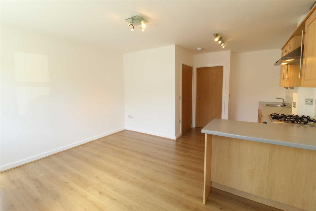Property photo 3 of 8