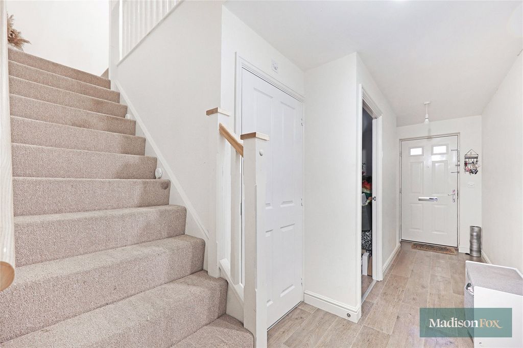 Property photo 2 of 21 Picture No. 19