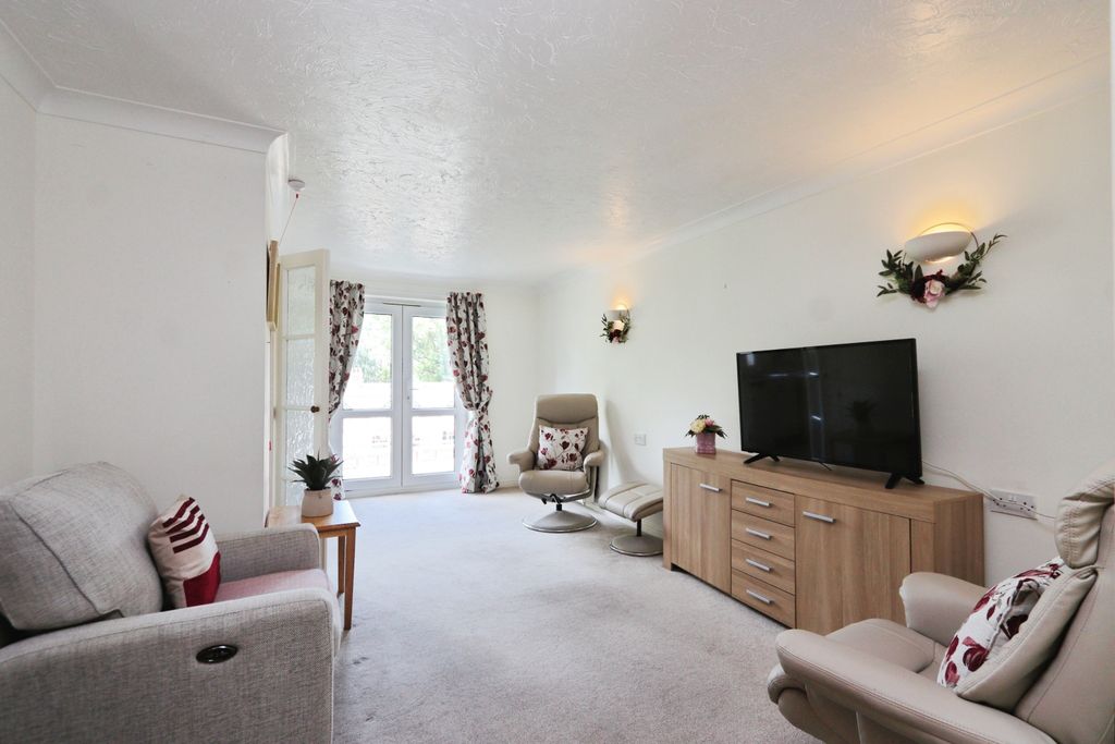 Property photo 2 of 15
