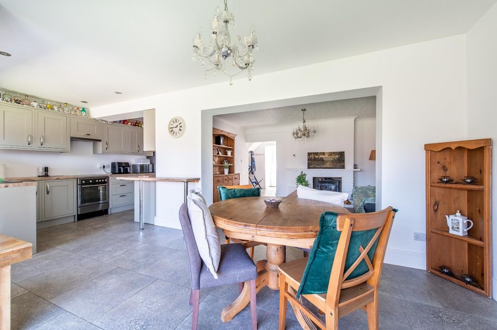Property photo 3 of 16 Dining Room