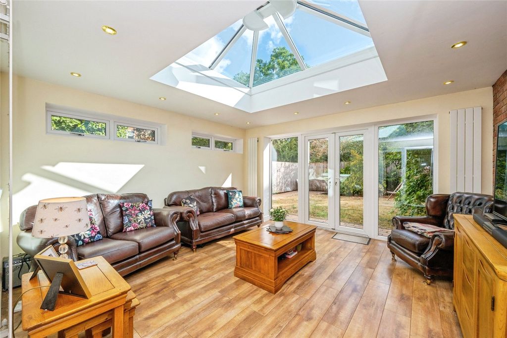 Property photo 2 of 22 Picture No. 23