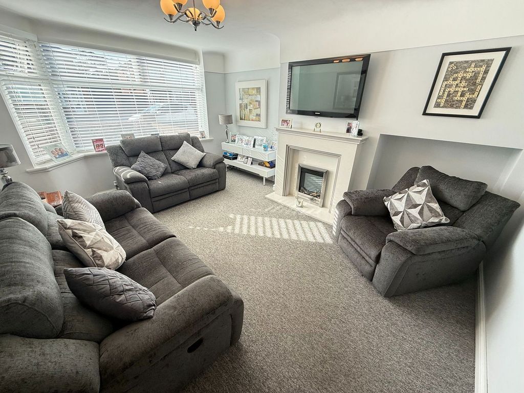 Property photo 2 of 26