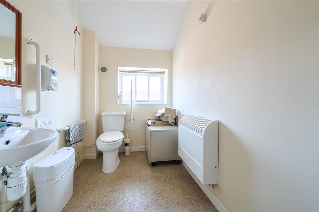 Property photo 3 of 17 1465112-14-6A105c56B8Cb6.Jpg