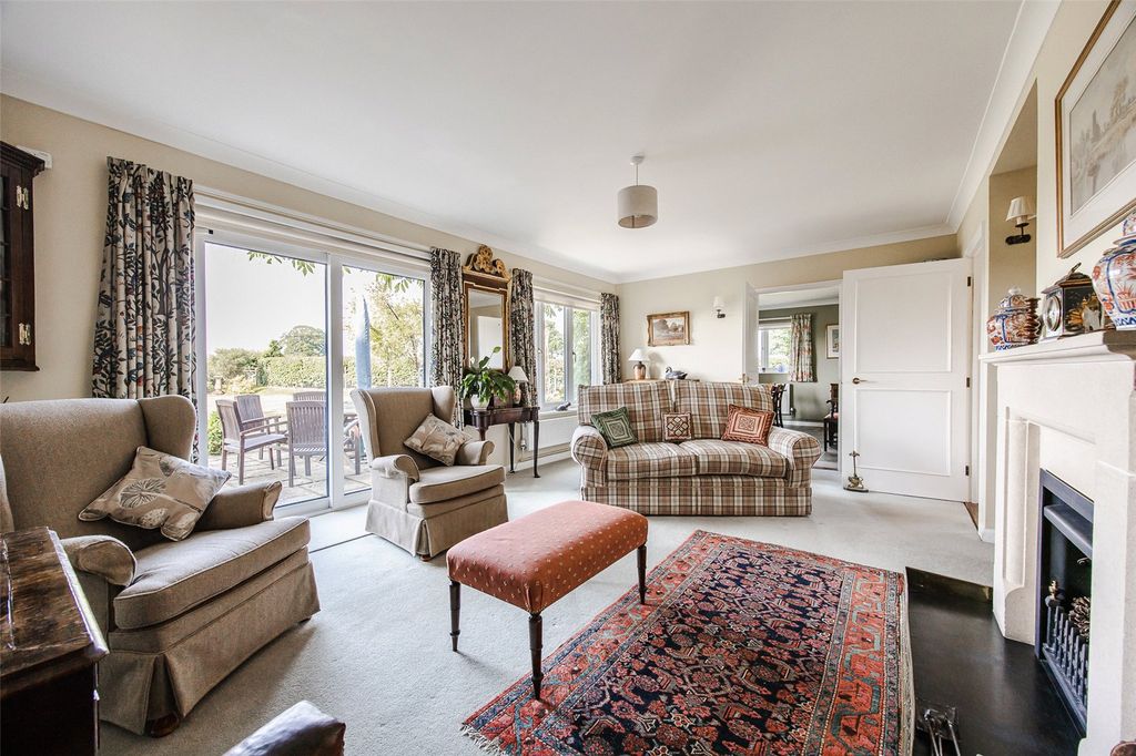 Property photo 3 of 20 Sitting Room