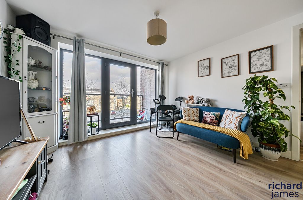 Property photo 2 of 12 Eb78E5B84F8E423587851086Ef917F5F