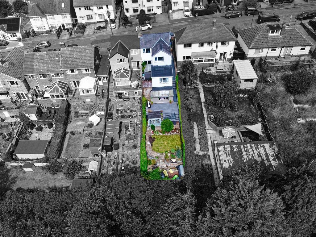 Property photo 2 of 40 Arial