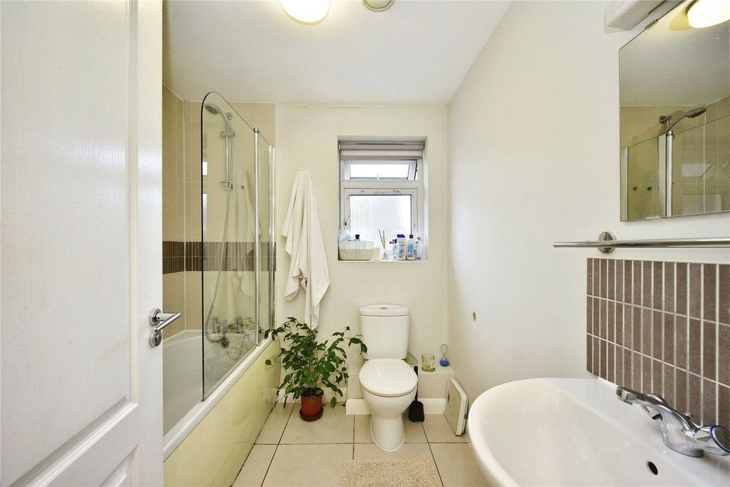 Property photo 3 of 12 Picture No. 02
