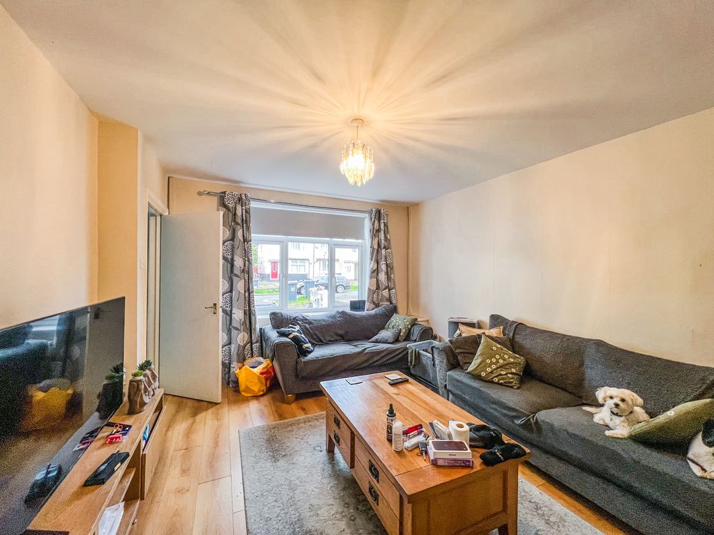 Property photo 3 of 9