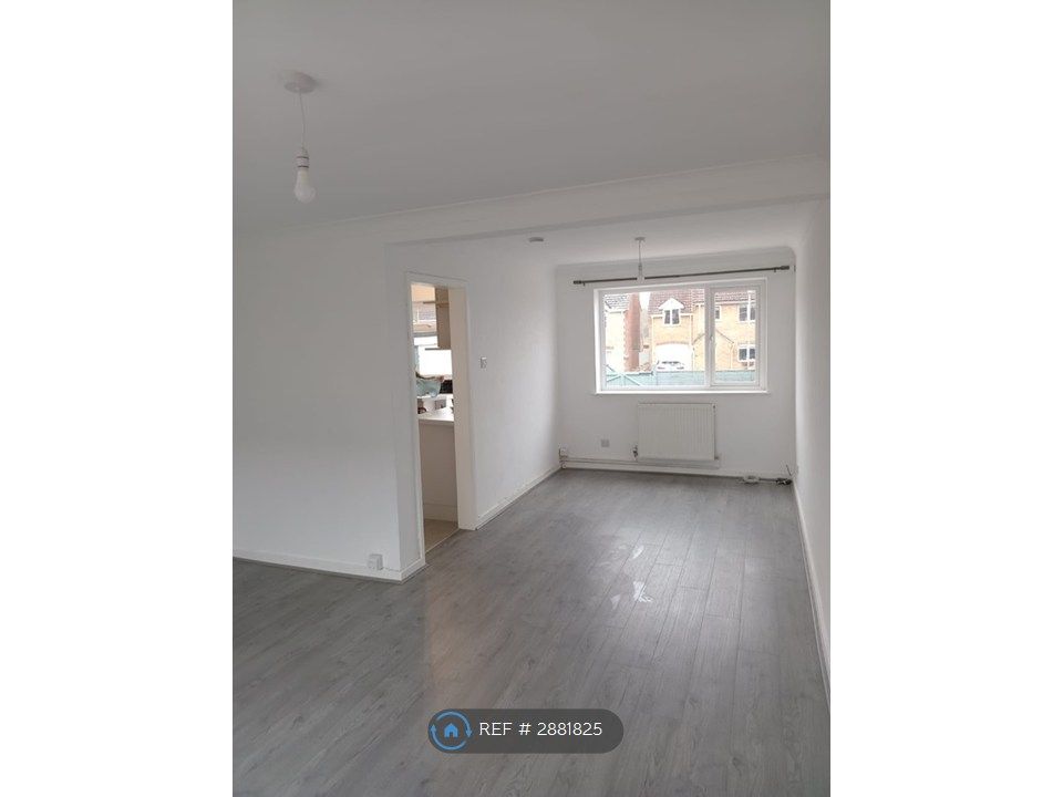 Property photo 3 of 20 Living Room