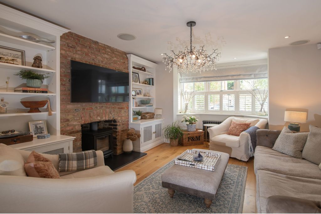 Property photo 2 of 16